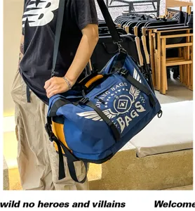 Grand sac de voyage multifonctionnel pour les trajets quotidiens et les sports en plein air.