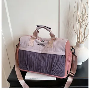 Color-block reistas detail, stijlvolle fitness schoudertas met handvat en riem.