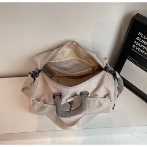 Grand sac de voyage de sport fitness décontracté avec compartiment à chaussures. Gris.
