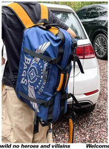 Sac à dos de voyage polyvalent avec grande capacité, impression d'ailes élégante pour le quotidien.