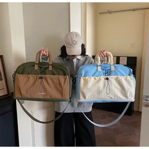 Große Kurzstrecken Reisetasche mit Nass-Trocken-Trennung, erweiterbare Sport Fitness Tasche.
