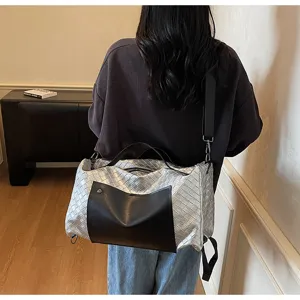 Borsa da viaggio intrecciata argento di grande capacità borsa a tracolla per donna