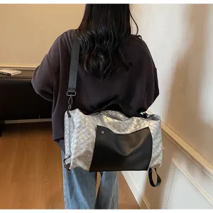 Grande borsa da viaggio intrecciata elegante borsa a tracolla argentata borsa weekend casual