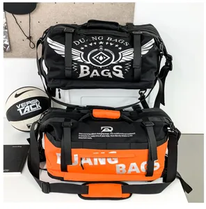 Vue détaillée du sac à dos de voyage multifonctionnel avec grande capacité et sangles.