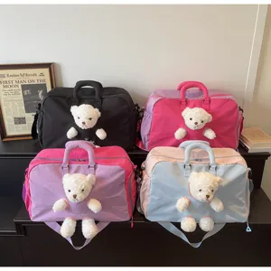 Sac de voyage de grande capacité avec détail de peluche d'ours blanc pour courts trajets et travail