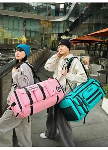 Große multifunktionale Sport-Reisetasche, Outdoor-Wanderrucksack mit mehreren praktischen Fächern.