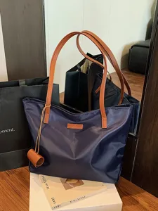 Kλασική τσάντα ώμου από νάιλον με καφέ δερμάτινες λαβές, μεγάλη casual τσάντα γυναικεία