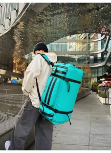 Detaillierte Ansicht des Outdoor-Sportrucksacks mit großem Fassungsvermögen und robustem Stoff.