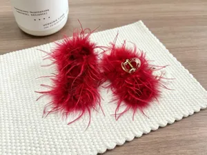 Fluffy red ostrich feather hair claw clip winter elegant hair accessory for women styling