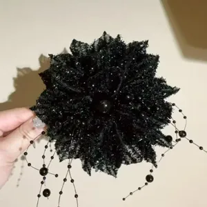 Pince à cheveux fleur en dentelle noire avec pampilles de perles élégantes accessoires