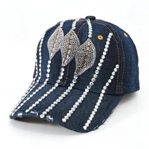 Gorra de béisbol de mezclilla con hojas de diamantes de imitación y cadenas para viajes.