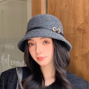 Franse vintage wollen bucket hat voor dames, stijlvolle elegante vissershoed met metalen gesp.