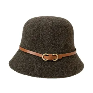 Vintage wolmix emmerhoed voor dames met lederen riem en metalen gesp hoofdaanzicht