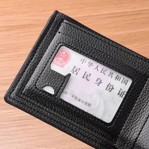 Herren kurzes schwarzes Leder Portemonnaie Detail mit Sichtfenster und Kartenfächern.
