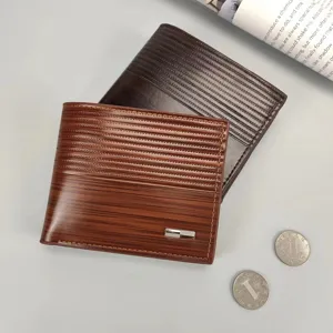 Kurze Herren-Business-Geldbörse mit stilvoller Holzmaserung und mehreren Kartenfächern.