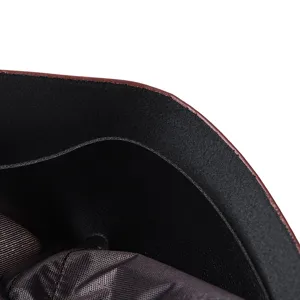 Dettaglio portafoglio corto uomo in pelle PU, porta carte di credito business resistente.
