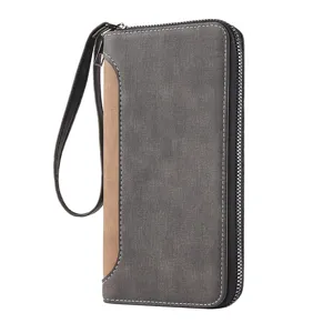Portafoglio lungo uomo pochette con laccetto chiusura lampo texture opaca porta carte.