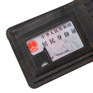 Portefeuille court pour homme en cuir noir avec fentes pour cartes et fenetre d'identification.