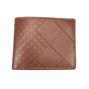 Portafoglio corto da uomo in pelle PU marrone con motivo geometrico a griglia e cuciture.