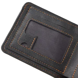 Portefeuille homme noir en cuir, détail intérieur avec fenetre transparente et cartes.