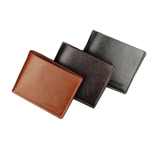 Portefeuille court pour homme en cuir PU texturé disponible en trois coloris classiques.