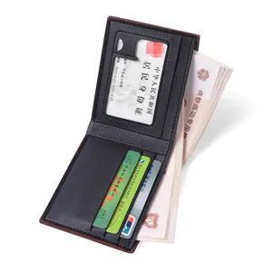 Portafoglio corto uomo bifold nero in pelle opaca minimalista con vari scomparti.