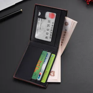 Portafoglio uomo bifold in pelle retro, vista di dettaglio con slot per carte e finestra ID.