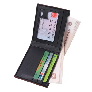 Portafoglio corto da uomo in pelle PU con piu scomparti per carte e finestra documenti.