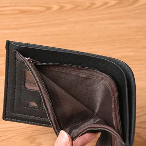 Herren kurzer Geldbörse Detailansicht mit Reißverschluss Fach und mehreren Fächern.