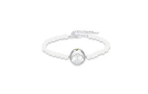 Elegant white beaded bracelet with diamond-inlaid shell charm detail for women fashion
