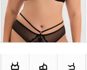 Detailansicht von schwarzen sexy Damen-Spitzen-Riemchenslips mit Ausschnitt und Metallring.