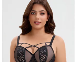 Detailaufnahme des großen schwarzen Spitzen-Push-up-BHs mit schickem Riemen und feiner Stickerei.