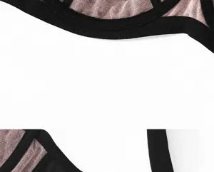 Primo piano dettagliato di reggiseno nero con ferretto e pannello laterale in rete traspirante.
