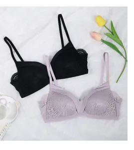Detailopname van stijlvolle Franse kanten bh's met ademende cups voor comfort en stijl.