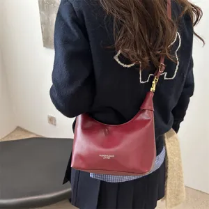 Chic retro women's crossbody bag, casual commuter dumpling shoulder bag for autumn winter.