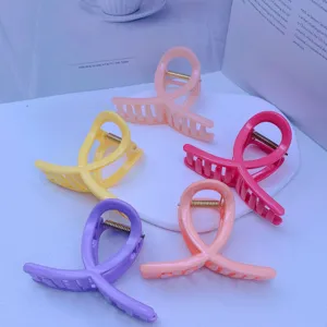 Medium Size Resin Hair Claw Clip Sweet Style Geometric Hollow Hair Accessories Daily Hair Styling Hair Jaw Clip For Women