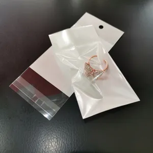 Anillo abierto de mariposa con pedrería en bolsa transparente, elegante accesorio oro rosa