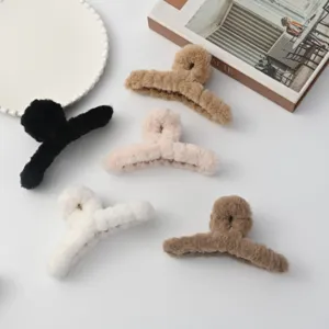 Large Plush Hair Claw Clip Winter Maillard Cute Bear Shark Clip Fluffy Hair Catch Styling Accessories For Women Girls