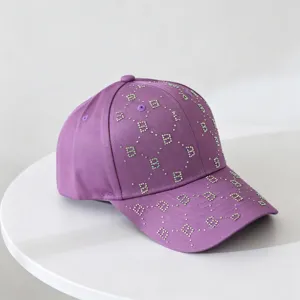 Gorra de beisbol purpura con estrases letra B moda de verano proteccion solar casual