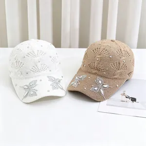 Berretto da baseball in maglia traforata con farfalla di strass, elegante cappello da sole.