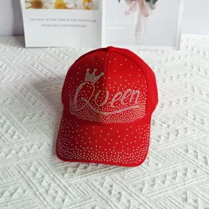 Cappellino da baseball rosso con strass corona Queen, berretto casual alla moda per donne.