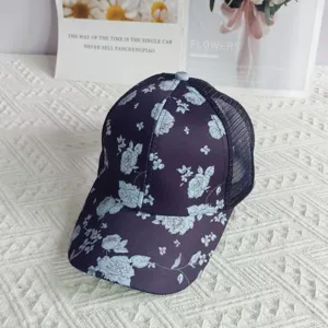 Floral print mesh baseball cap for women, breathable trucker hat for outdoor sports and daily wear.