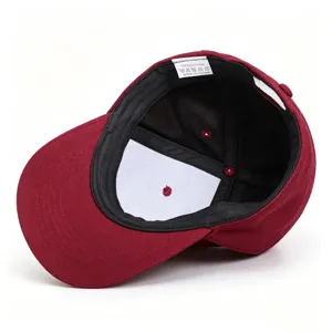 Casquette de baseball bordeaux 100% coton, design uni classique avec doublure respirante.