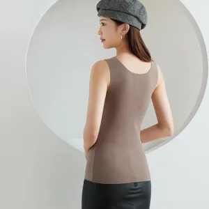 Damen Thermounterhemd Detailansicht, ärmelloses figurbetontes Unterziehtop mit integrierten Pads.