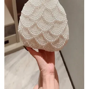Elegante bolso de mano de noche con perlas artificiales, cartera de cuentas para fiestas formales.