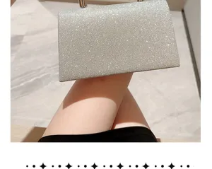 Sac de soiree paillete argente pour femme, pochette elegante brillante avec chaine metallique.