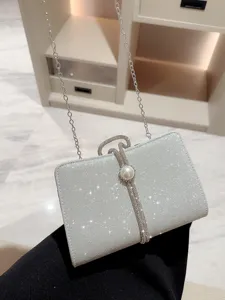 Sac de soirée scintillant argenté avec chaîne et élégant fermoir perle strass pour femmes