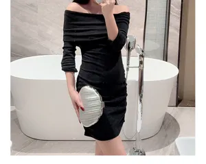 Elegant silver evening clutch bag for women, stylish party purse and wedding accessory for special events.