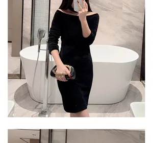 Elegant evening clutch bag with metallic handle, luxury design for parties and banquets.