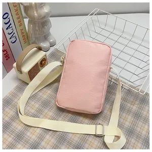 Rosa Nylon Umhaengetasche fuer Damen, einfache Freizeit Handytasche Schultertasche Alltag.